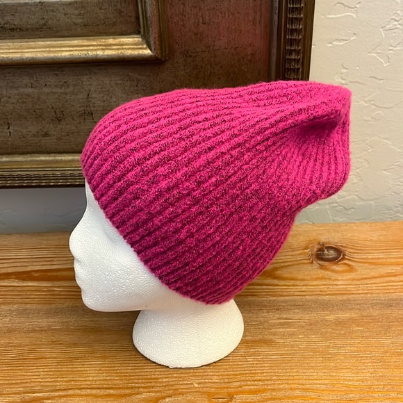 Open Edit Accessories - 🆕 OPEN EDIT Marled Beanie Pink / Black
Combo - OS